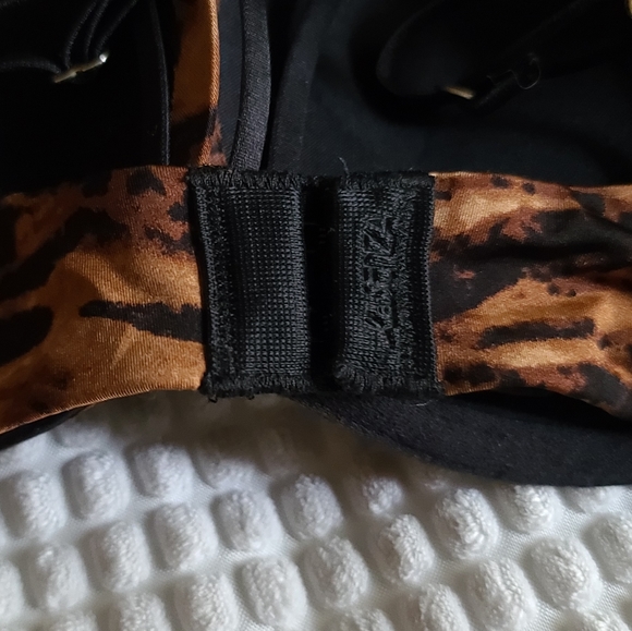 ⚡2/$25-Purrrrrrrr....strappy bra - Picture 5 of 8